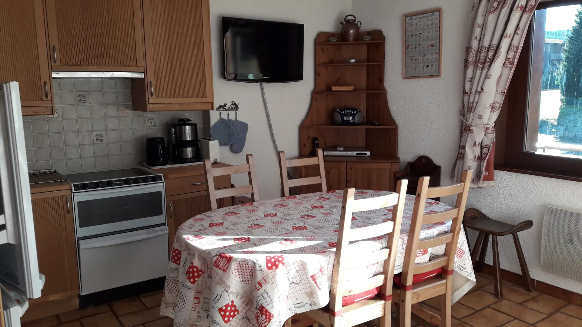 Salle à manger et cuisine