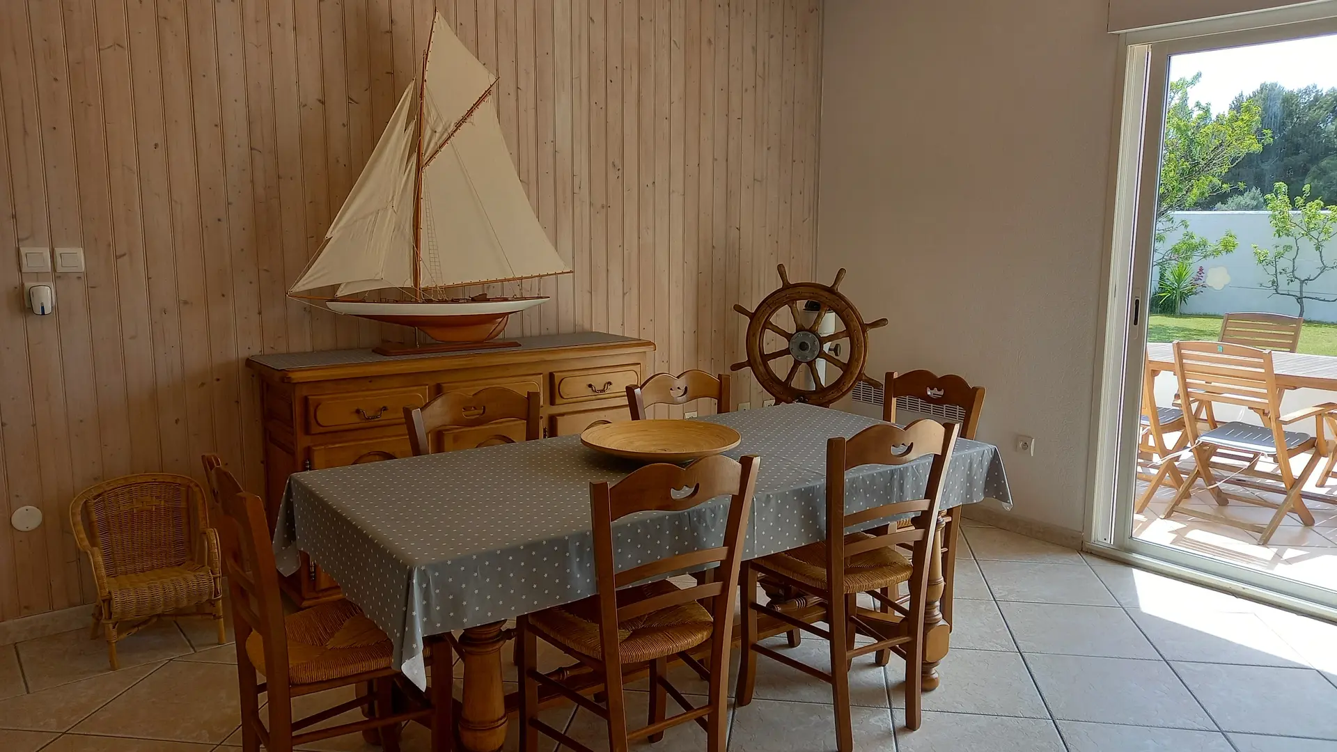 Clos Lavaud - salle de séjour