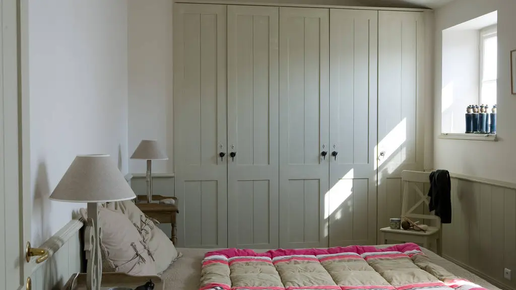 Habitación con cama de 160 x 200 cm.