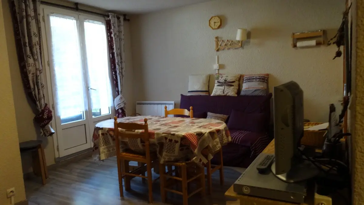 Meublé Mme POBEL Françoise St Léger les Mélèzes