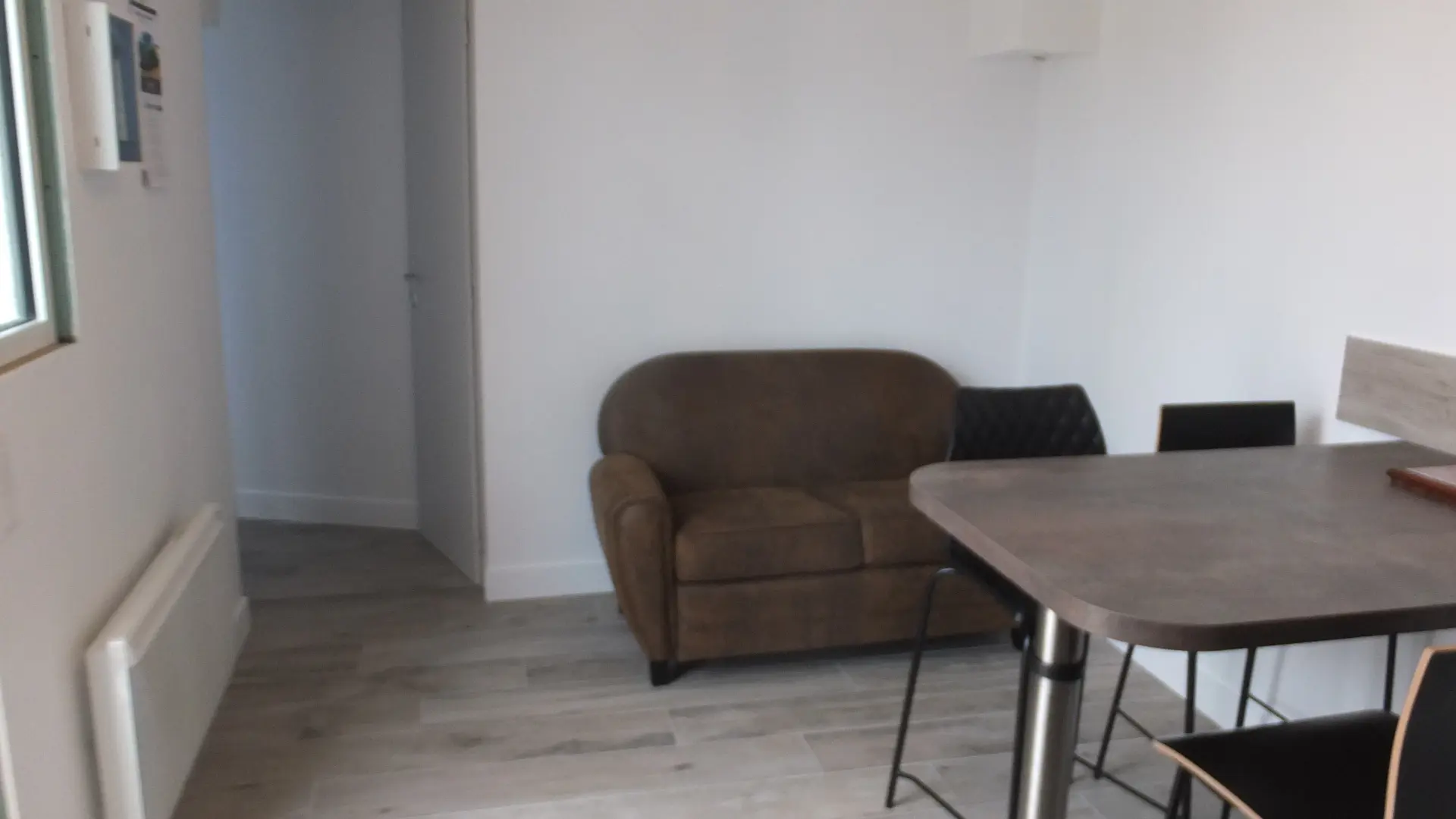 Dining area/sofa