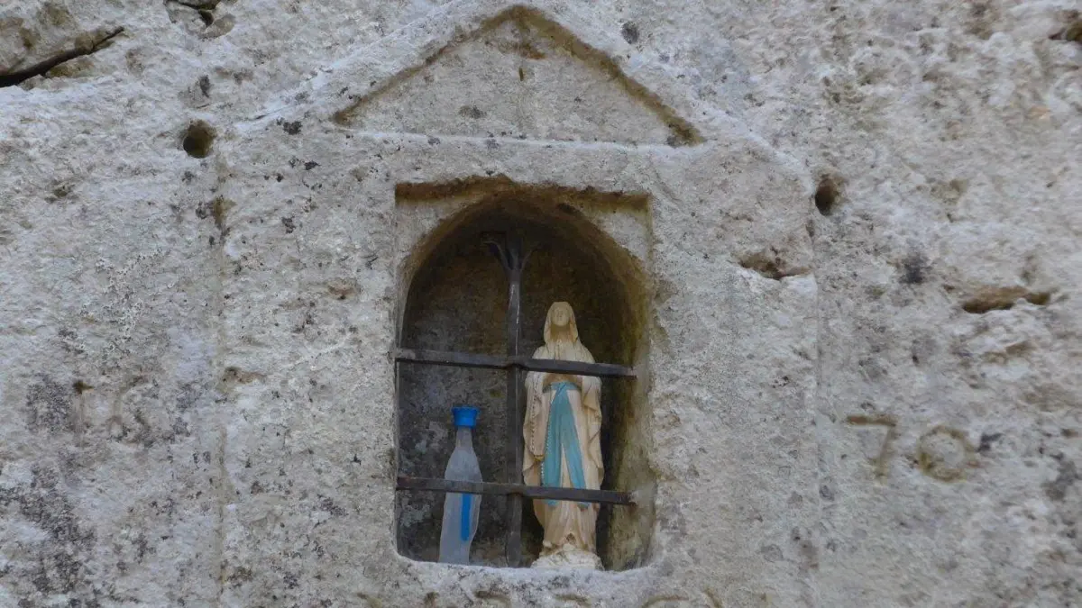 Statue