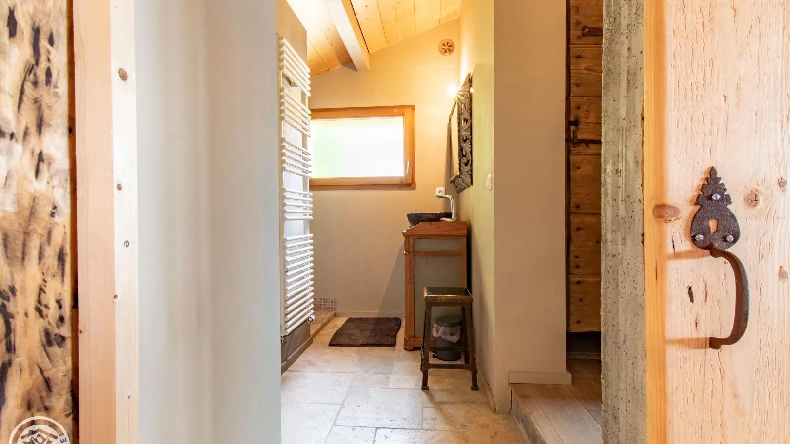 Accès salle d'eau+WC et chambre