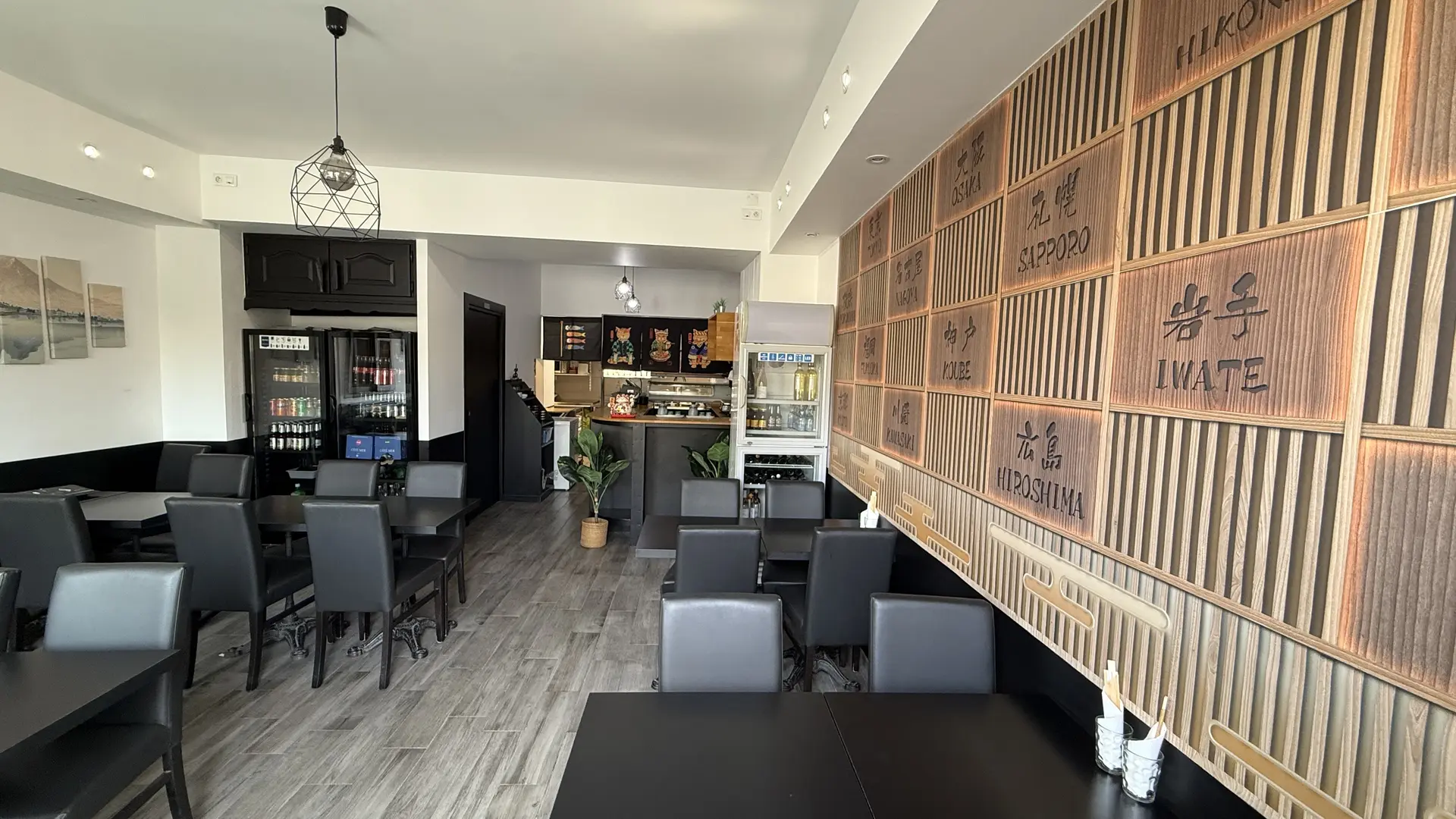 Top Maki_L'Isle-sur-la-Sorgue bois et noir