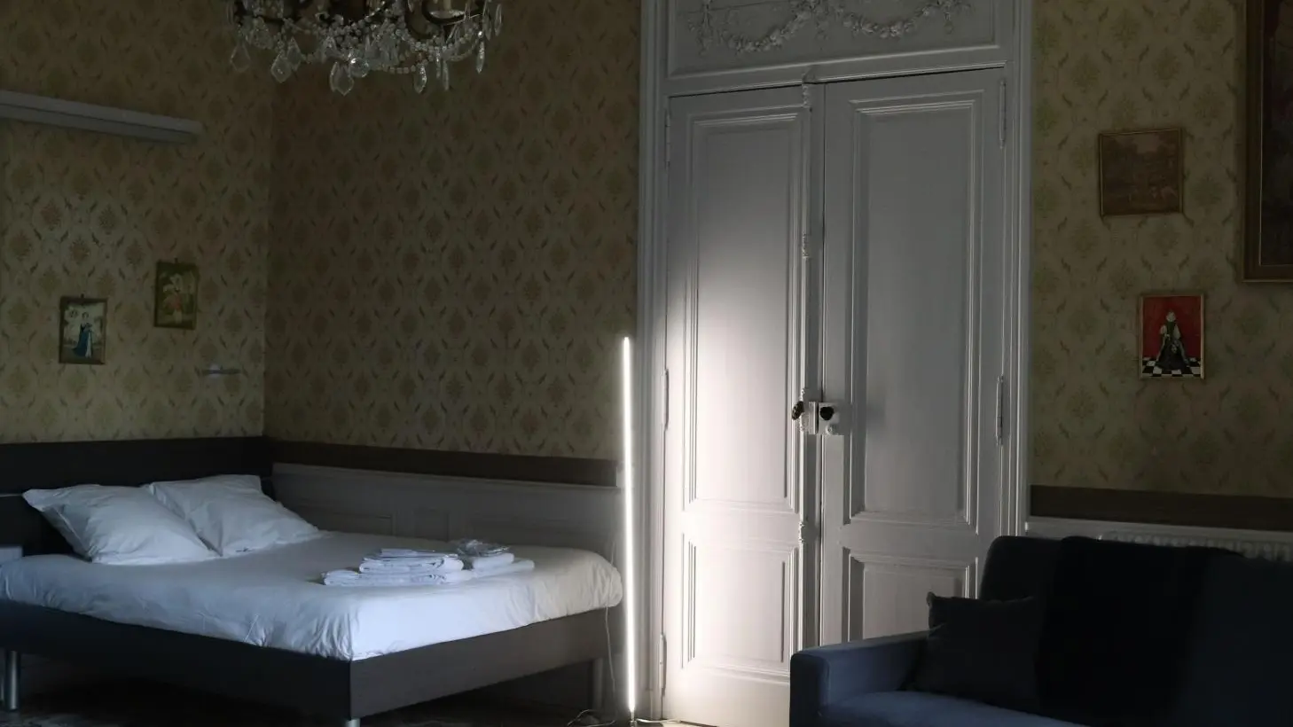 la chambre aux carreaux de ciment dans le gite jeannette 4 couchages