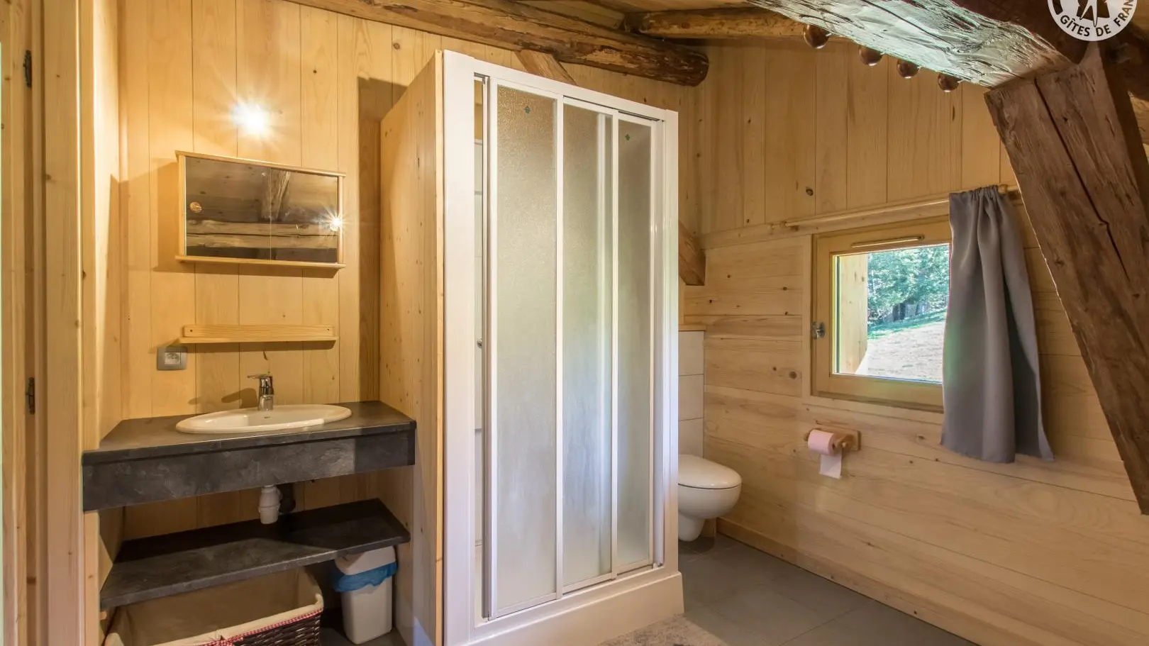 Salle d'eau (à l'étage)