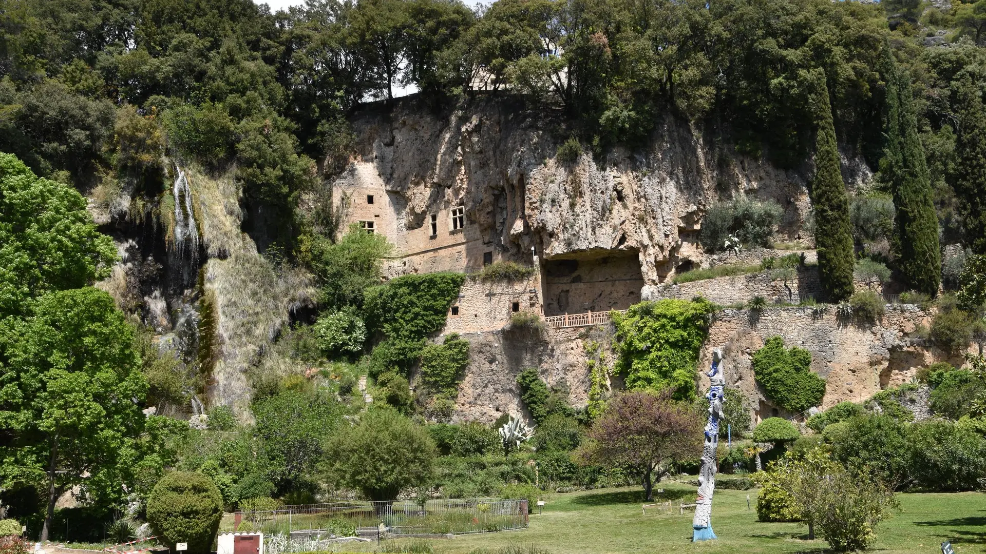 Grotte du village de Villecroze