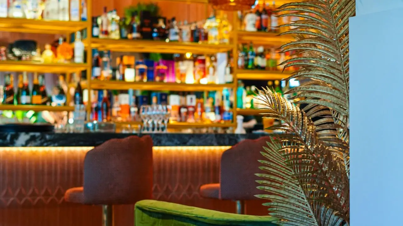 bar