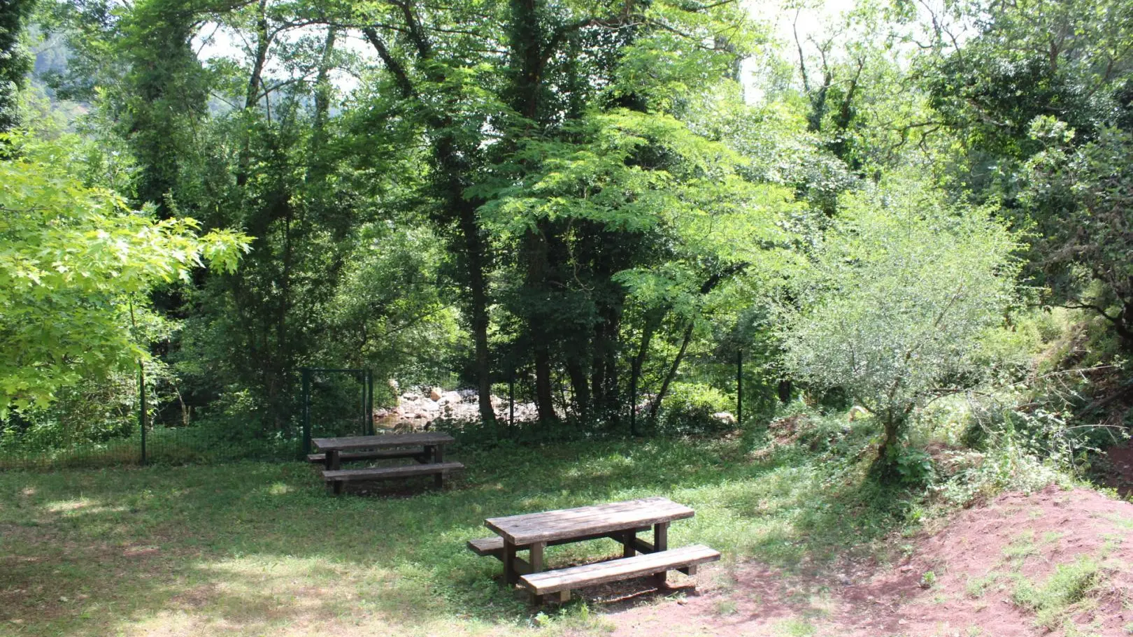 Terrain - Gîte de Groupe de la Mine Léouvé La Croix sur Roudoule - Gîtes de France Apes-Maritimes