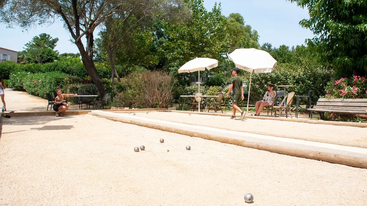 Pétanque au Mas de Pierredon