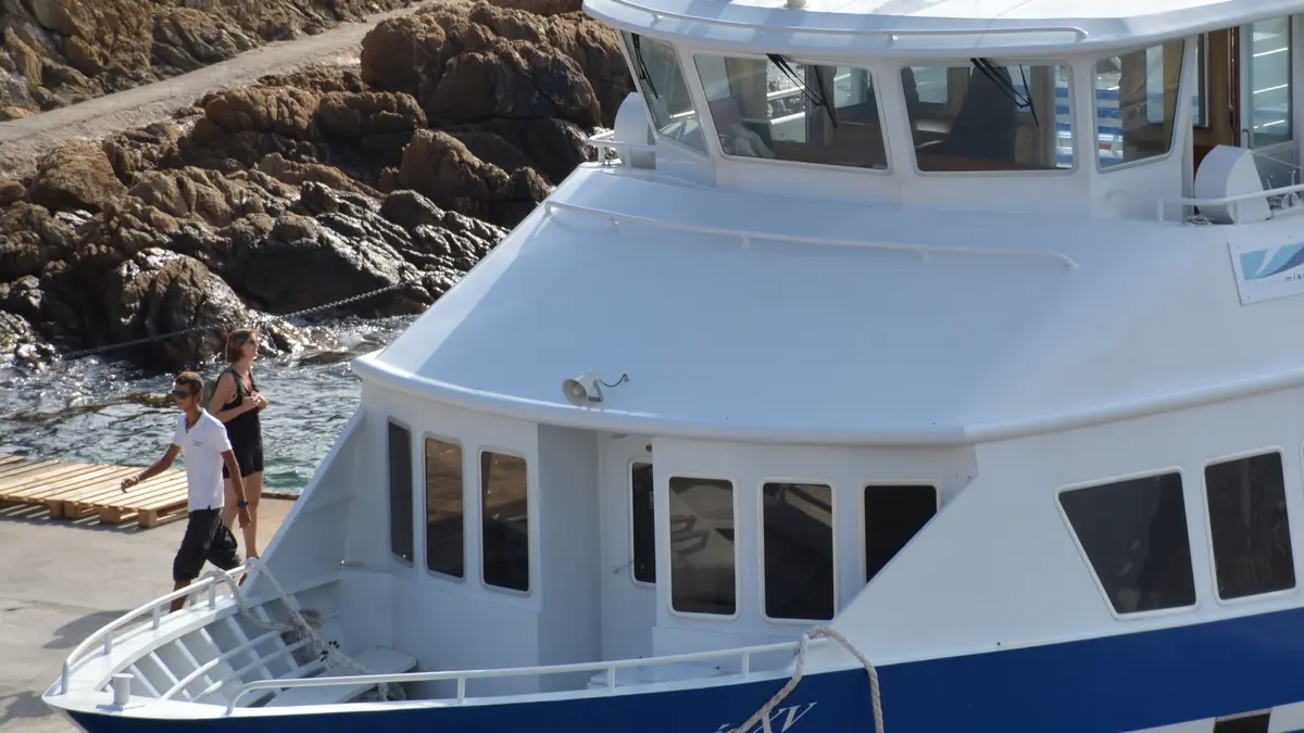 Navette TLV TVM au départ du Port d'Hyères pour Le Levant