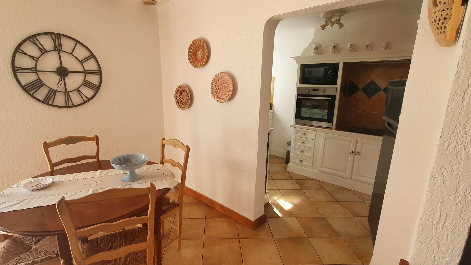 Gîte La Maison Victoire-Séjour/Cuisine-Roquebillière-Gîtes de France des Alpes-Maritimes