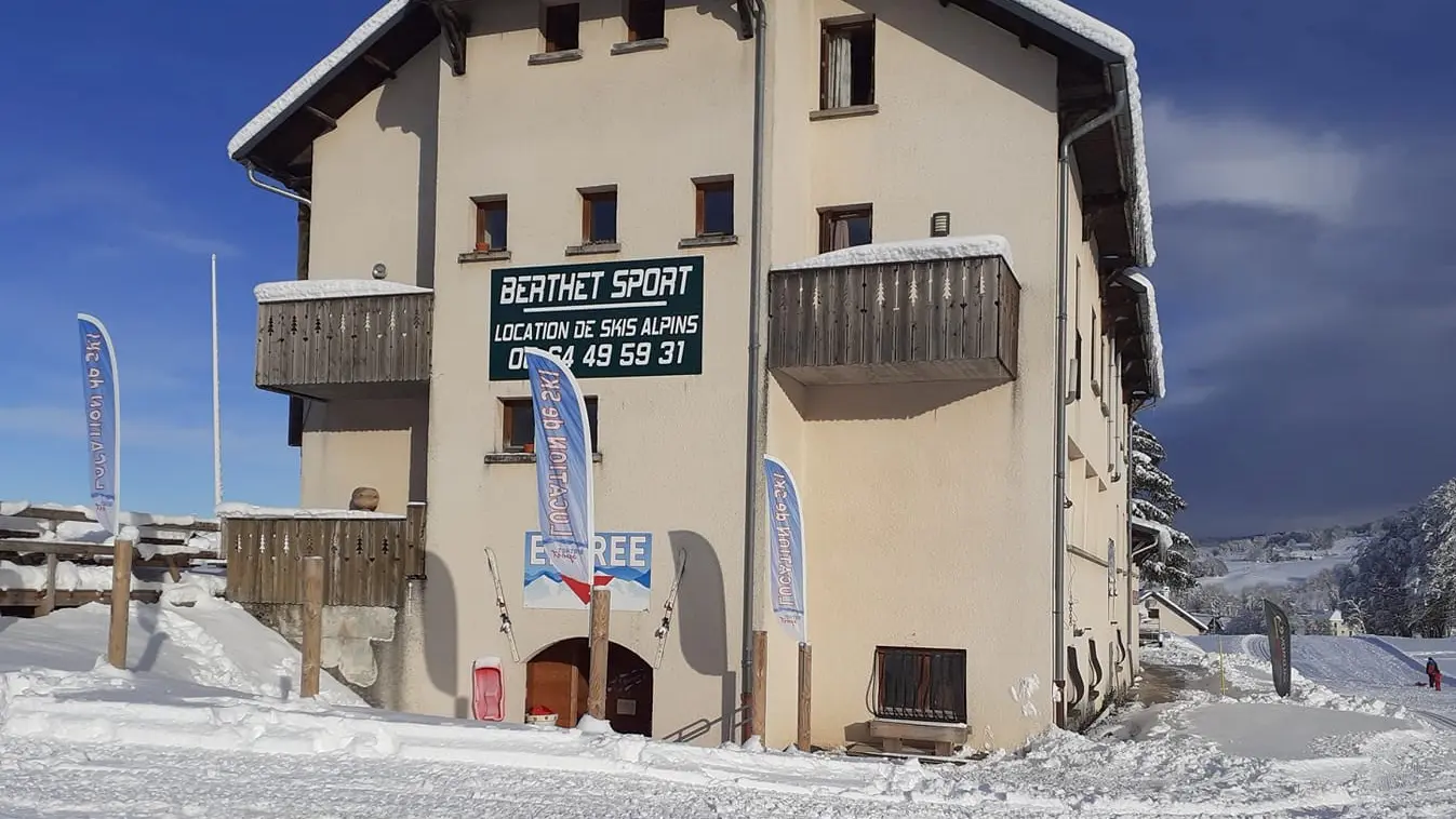 Location de matériel de skis Berthet Sport aux Plans d'Hotonnes
