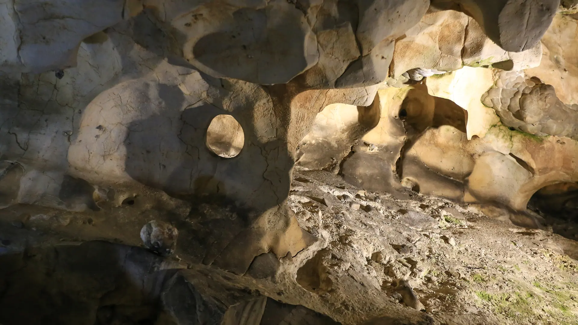 Grottes de Thouzon