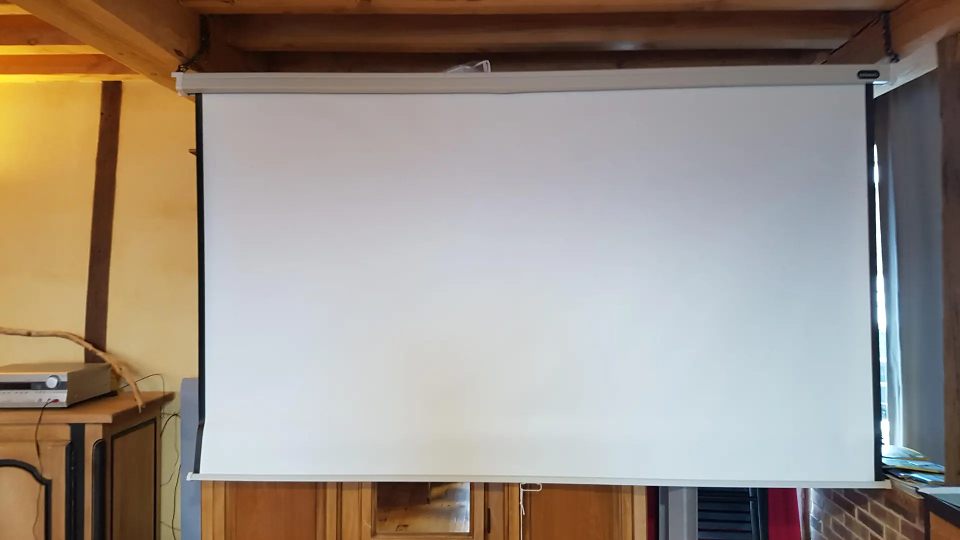 Écran et vidéoprojecteur