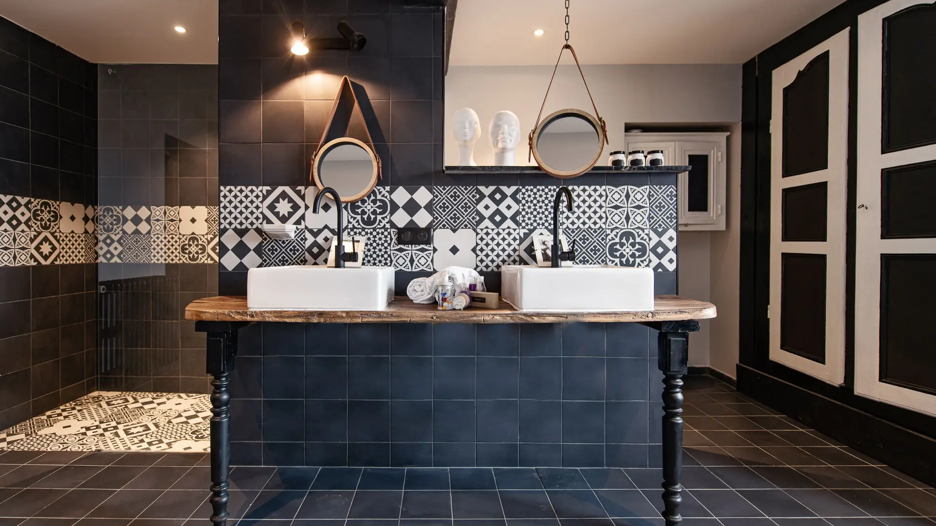 Salle de bain  Suite des 2 Tulipiers