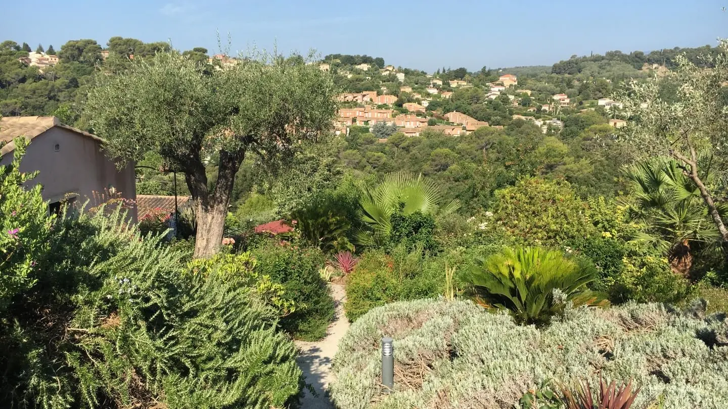 Gîte Mas de la Galinette Pivoine-Chemin d'accés-Biot-Gîtes de France Alpes-Maritimes
