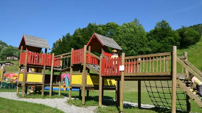Jeux, châteaux gonflables, trampolines...