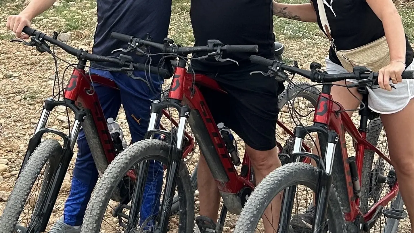 Unusual Ride Cycling tour guide in Aureille Bike ride