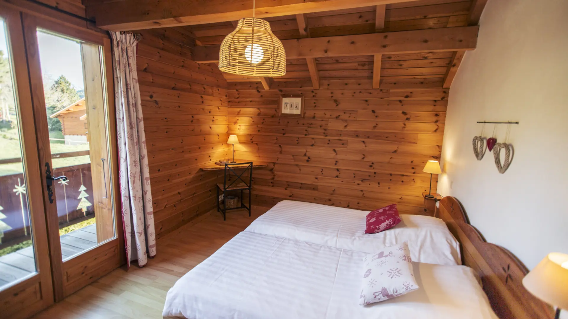 chalet-le-serre-des-oiseaux-mougd-chambre3-serre-chevalier-chantemerle