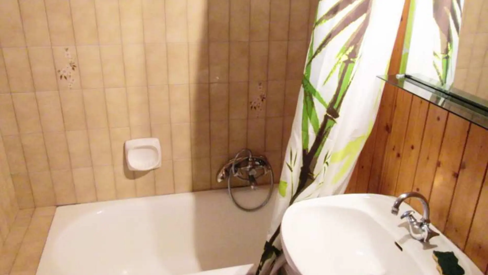 Salle de bain avec baignoire/Bathroom with a bath-Chalet Pollet-Le Grand-Bornand
