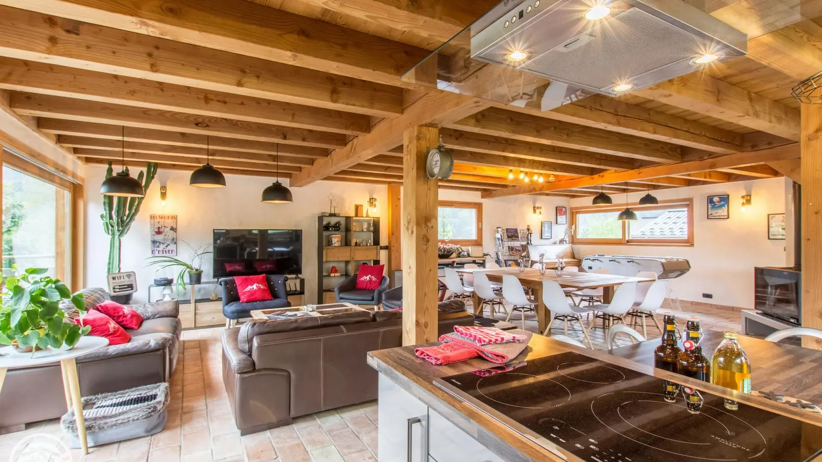 Cuisine, salon & salle à manger