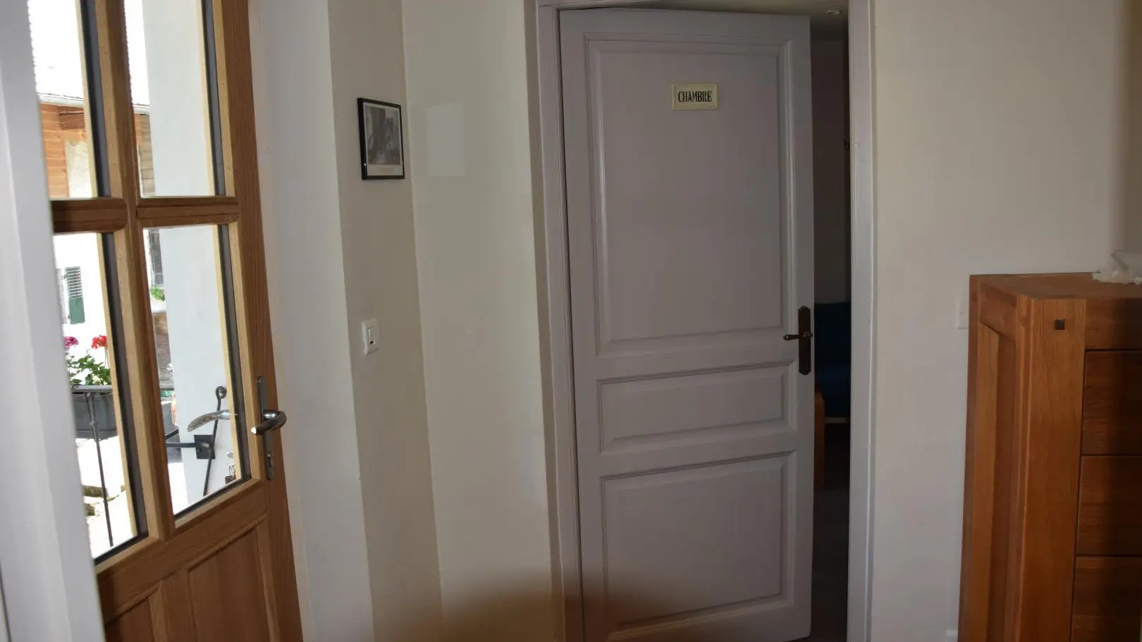 SAS d'entrée accès chambre