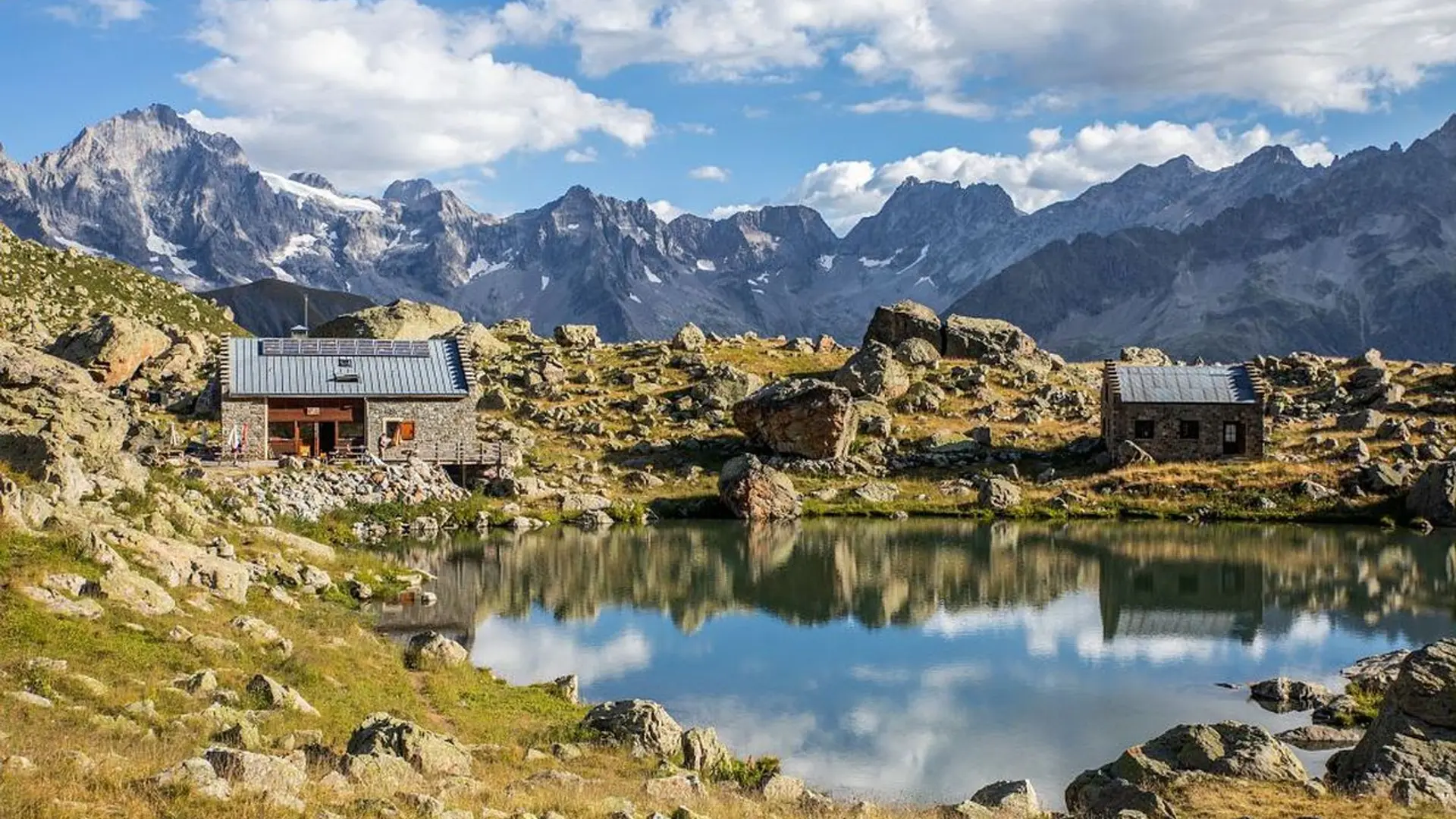 Refuge et lac de Vallonpierre