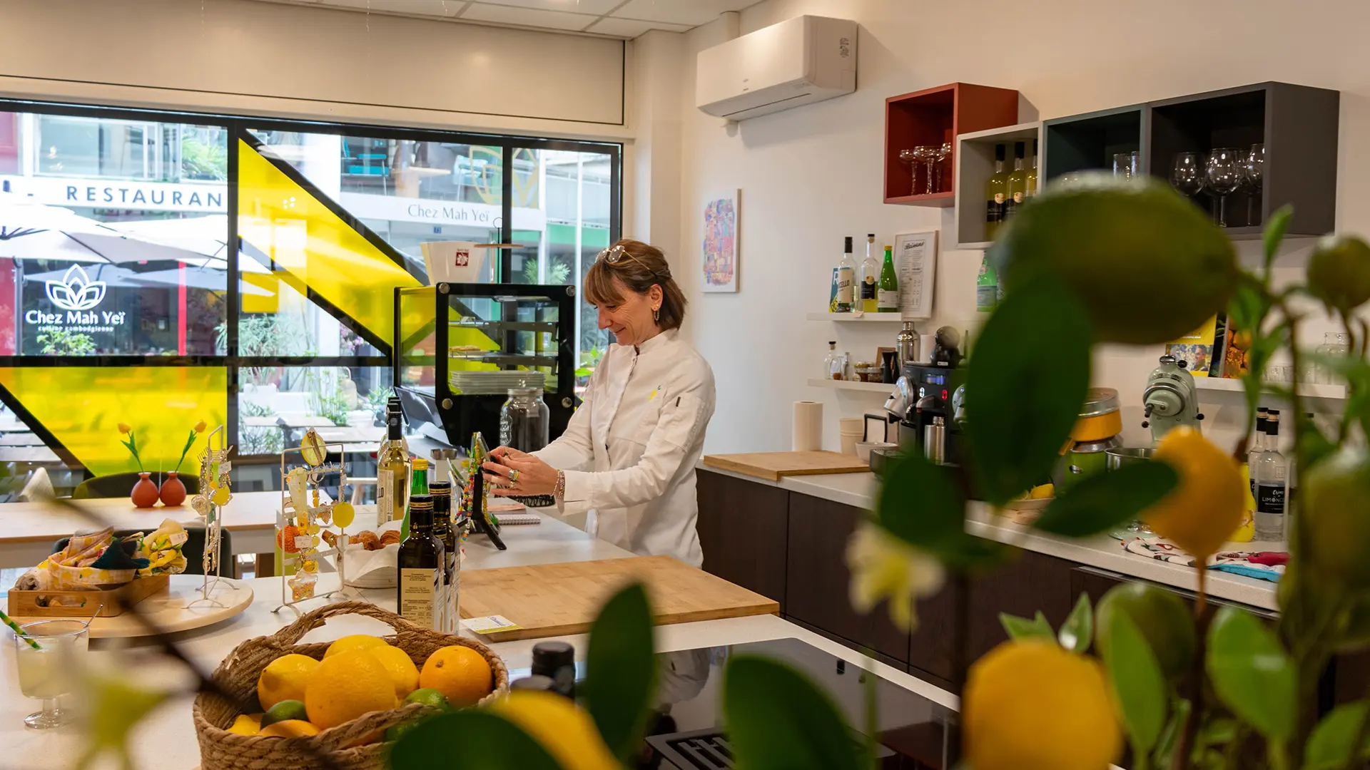 Ilde Pinna dans sa boutique