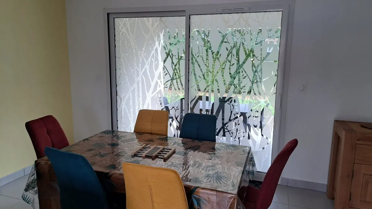 Gîte Ains'Temps Bugey chambre avec 2 lits 90x200 ou 1 lit 180x200