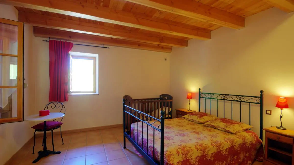 Chambre lit double rez de chaussée