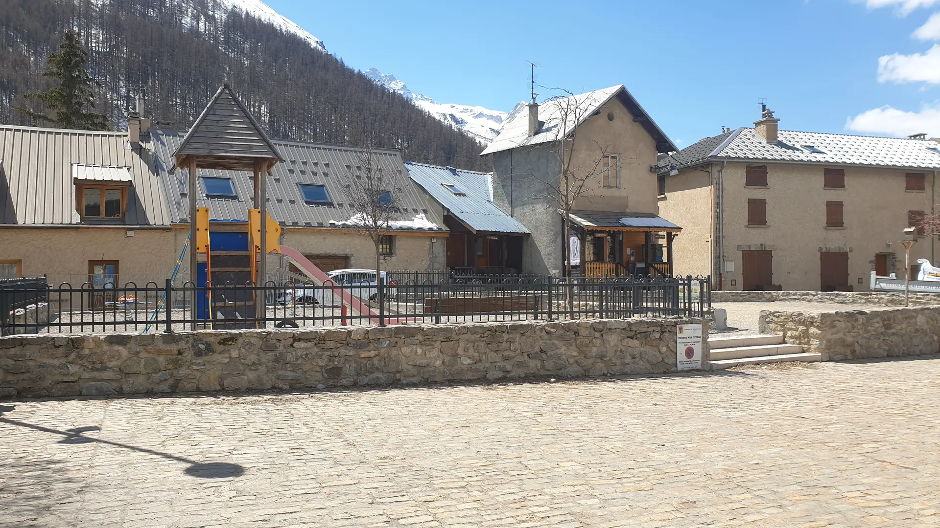 Aire de jeux à Villar d'arène