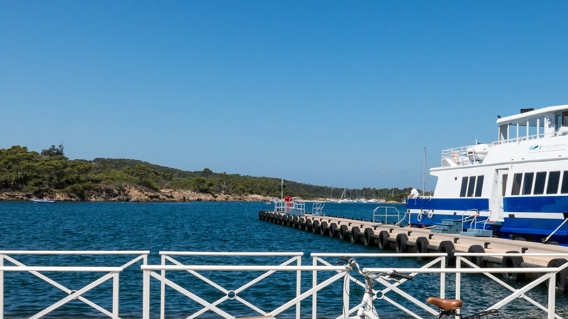 Arrivée au port de Porquerolles