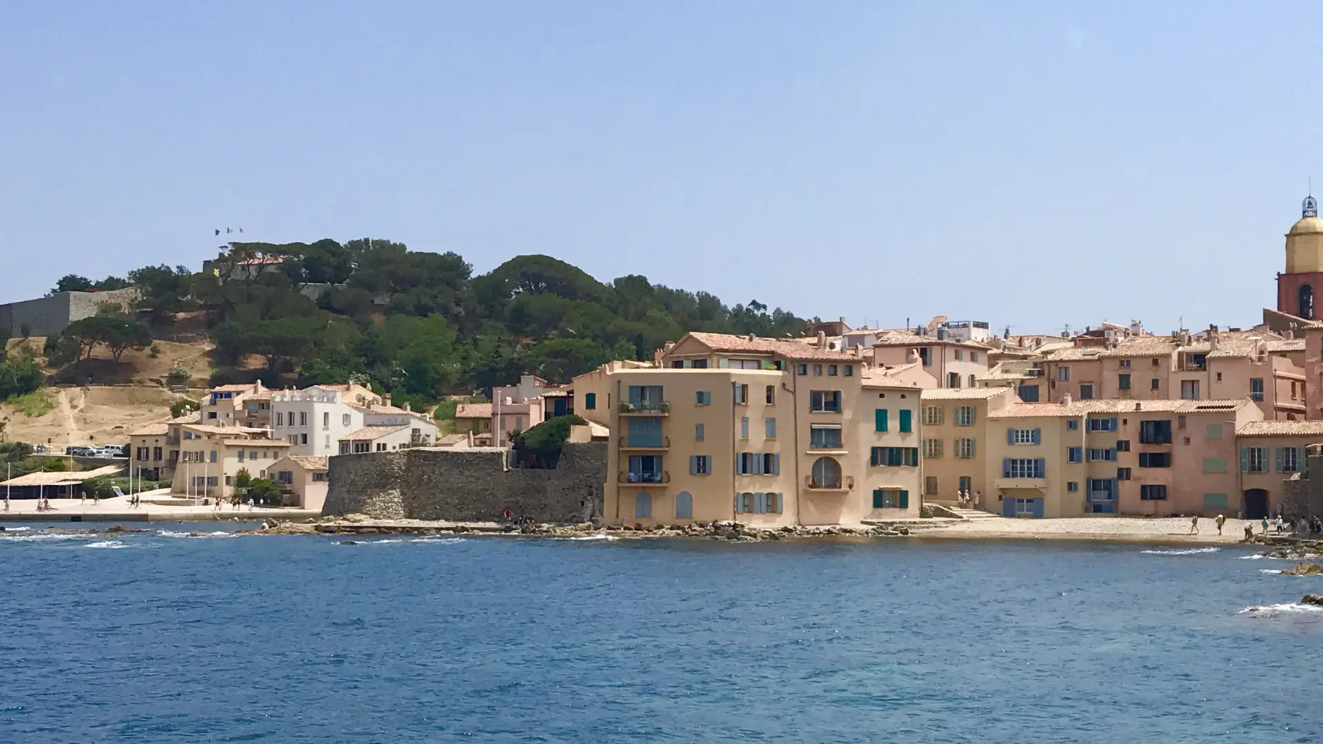 Vue de Saint-Tropez depuis la mer