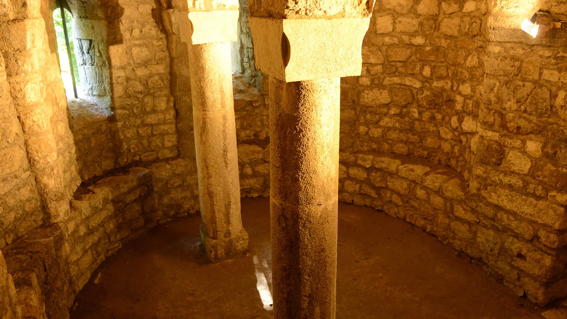 Abbaye de St Rambert - Crypte