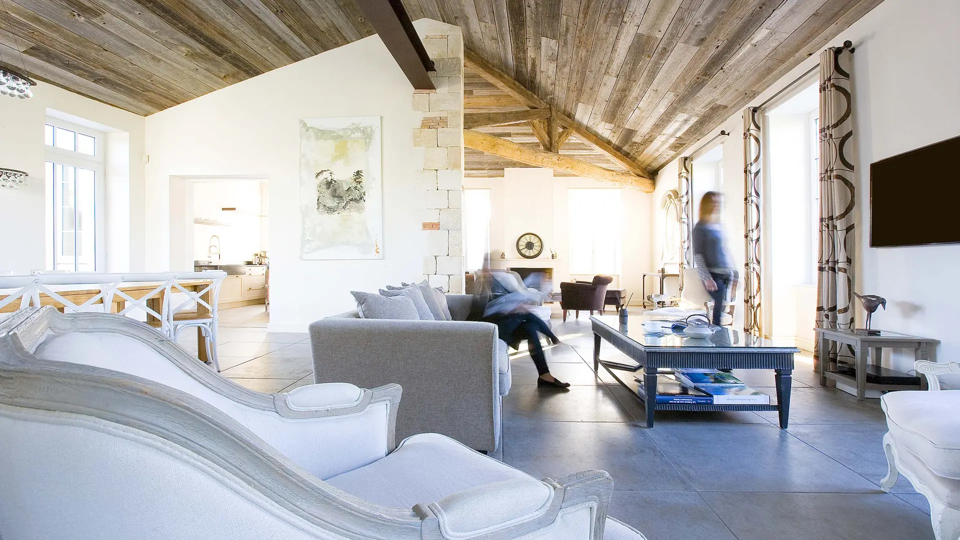 Clos living area - Living room, dining room, kitchen access