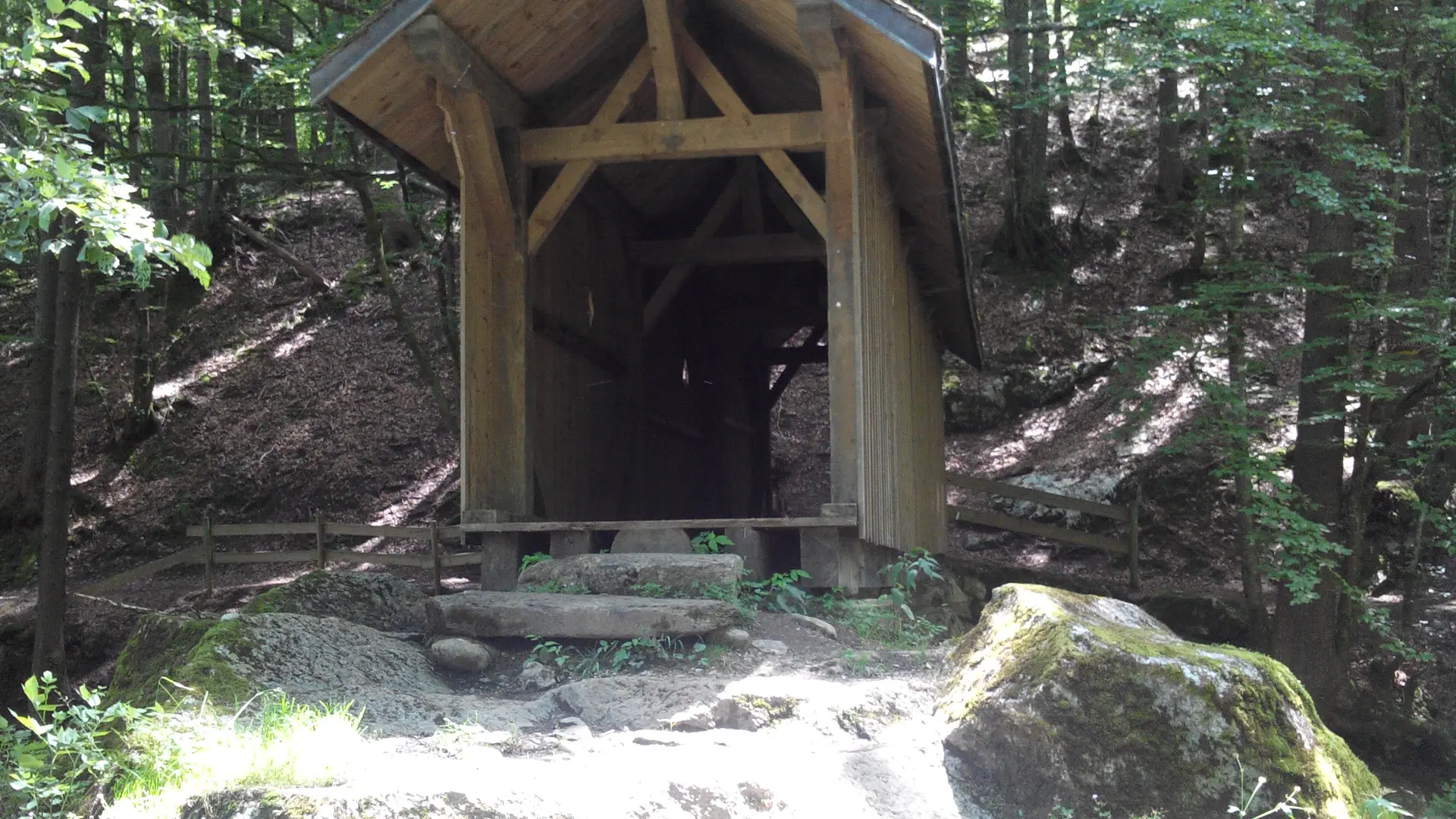 Pont couvert