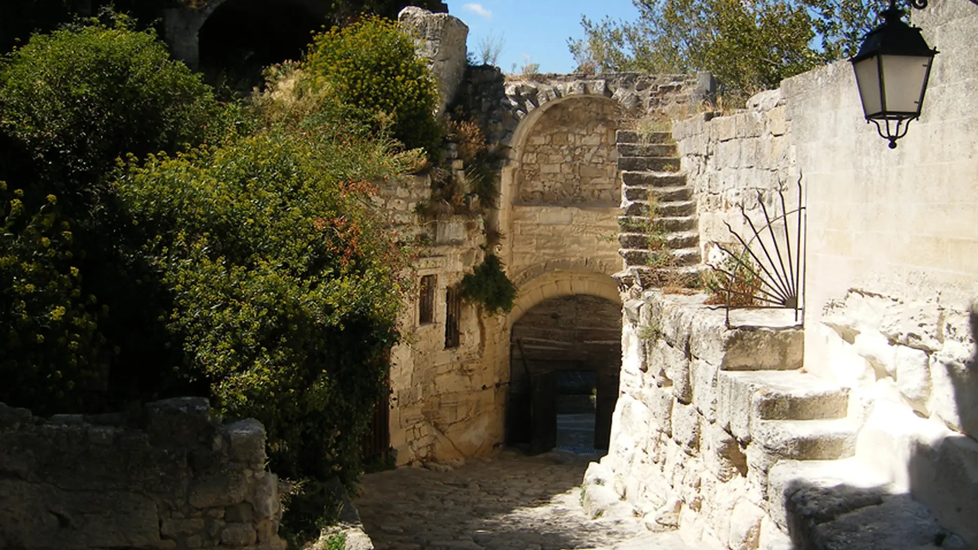 Porte Eyguières