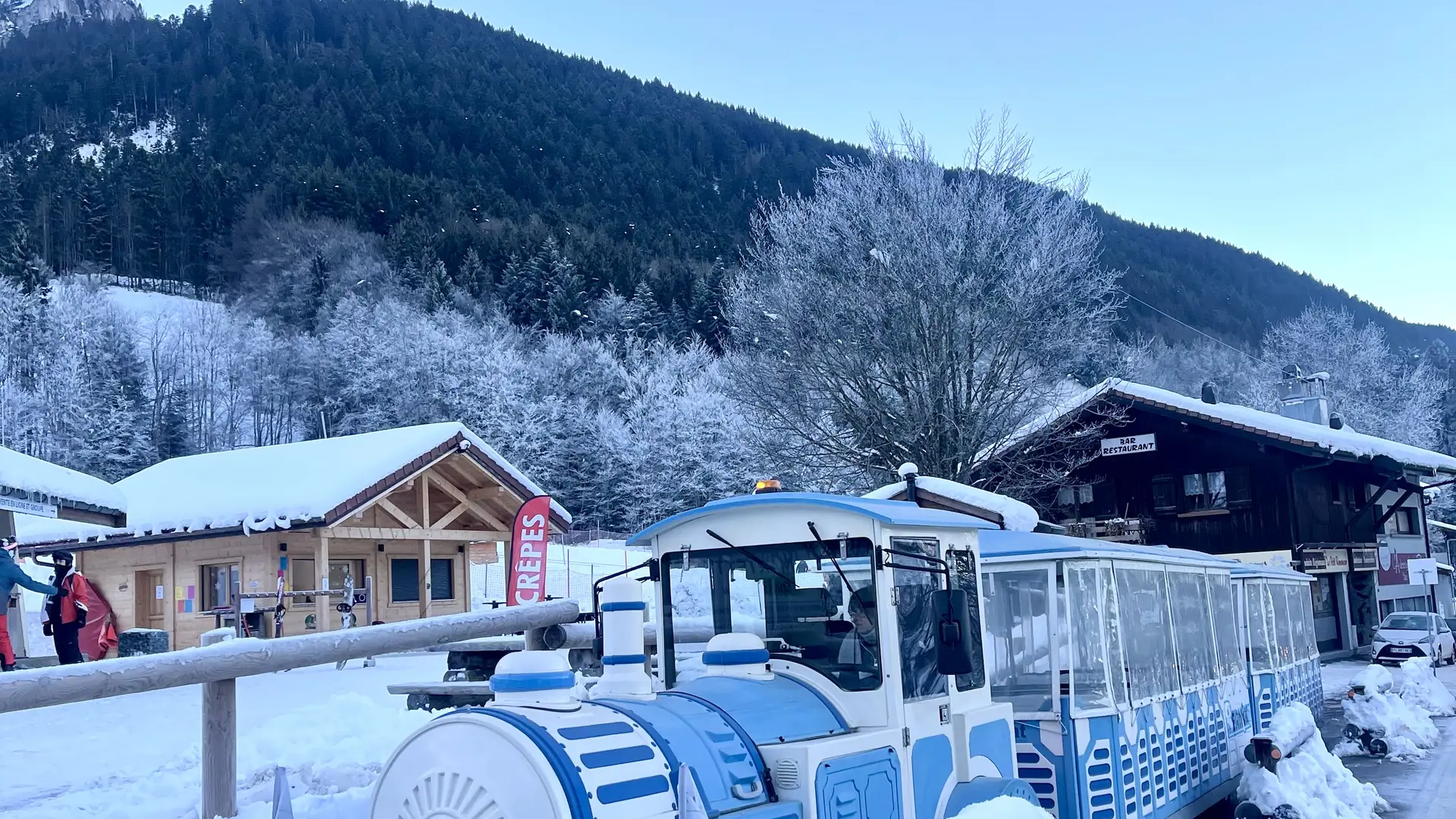 le petit train station