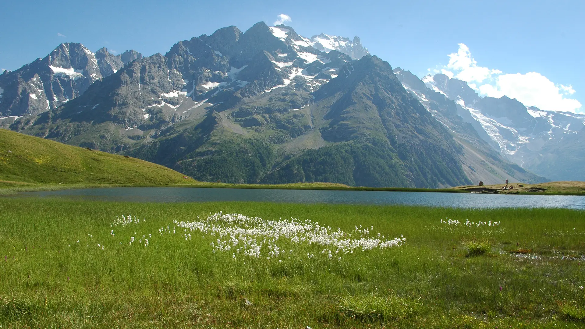 Lac du Pontet vue sur la Meije