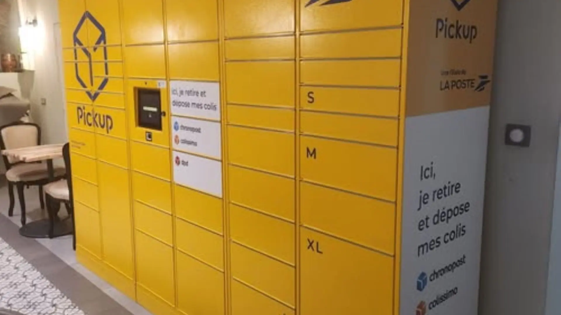 Relais locker Pickup installé à l’arrière du salon de thé