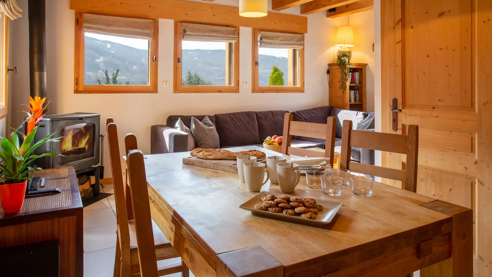 Salle à manger table de 4 personnes
