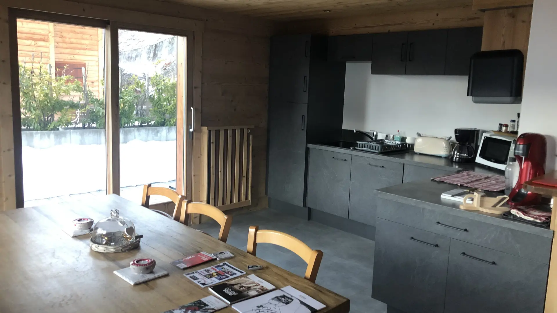 Salle à manger/Dining room-Rocher-Le Grand-Bornand Chinaillon