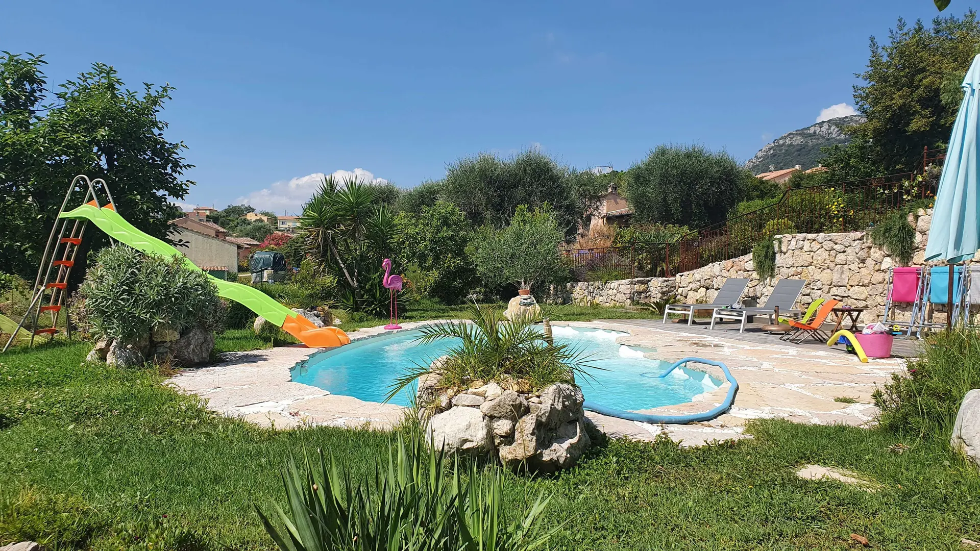 Gîte Olidom-Piscine et flamands roses-Saint Jeannet-Gîtes de France Alpes-Maritimes