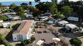 Vue aérienne du camping municipal Le Remondeau