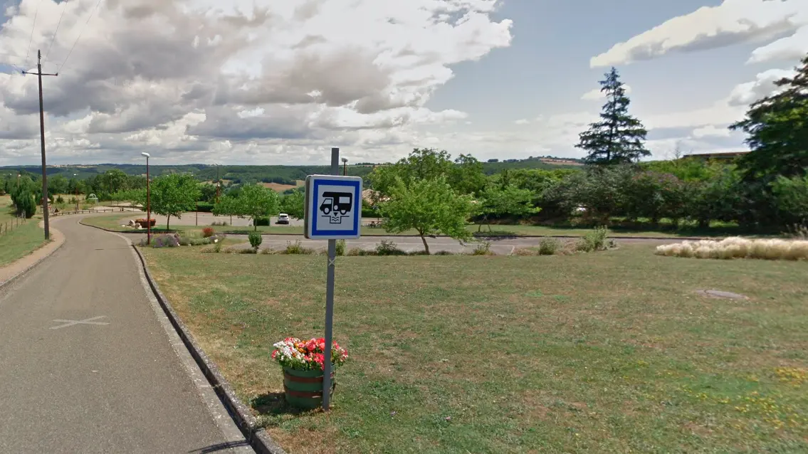 aire de camping car Roquecor