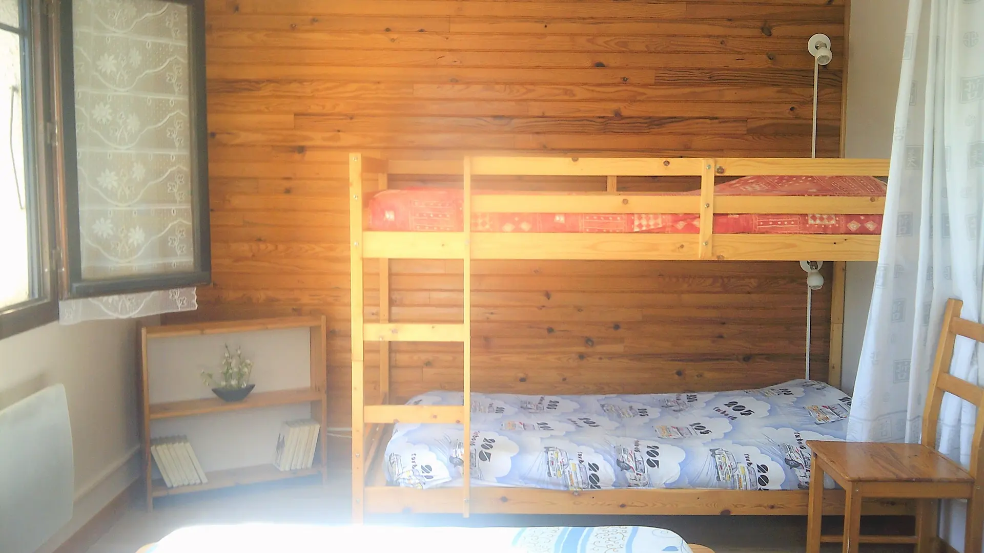 Chambre 1 avec 2 lits superposés