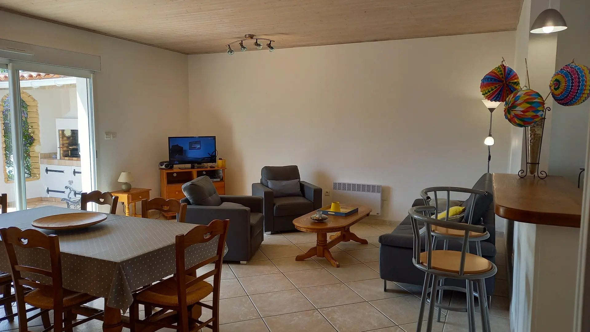 Clos Lavaud - vue d'ensemble salon séjour