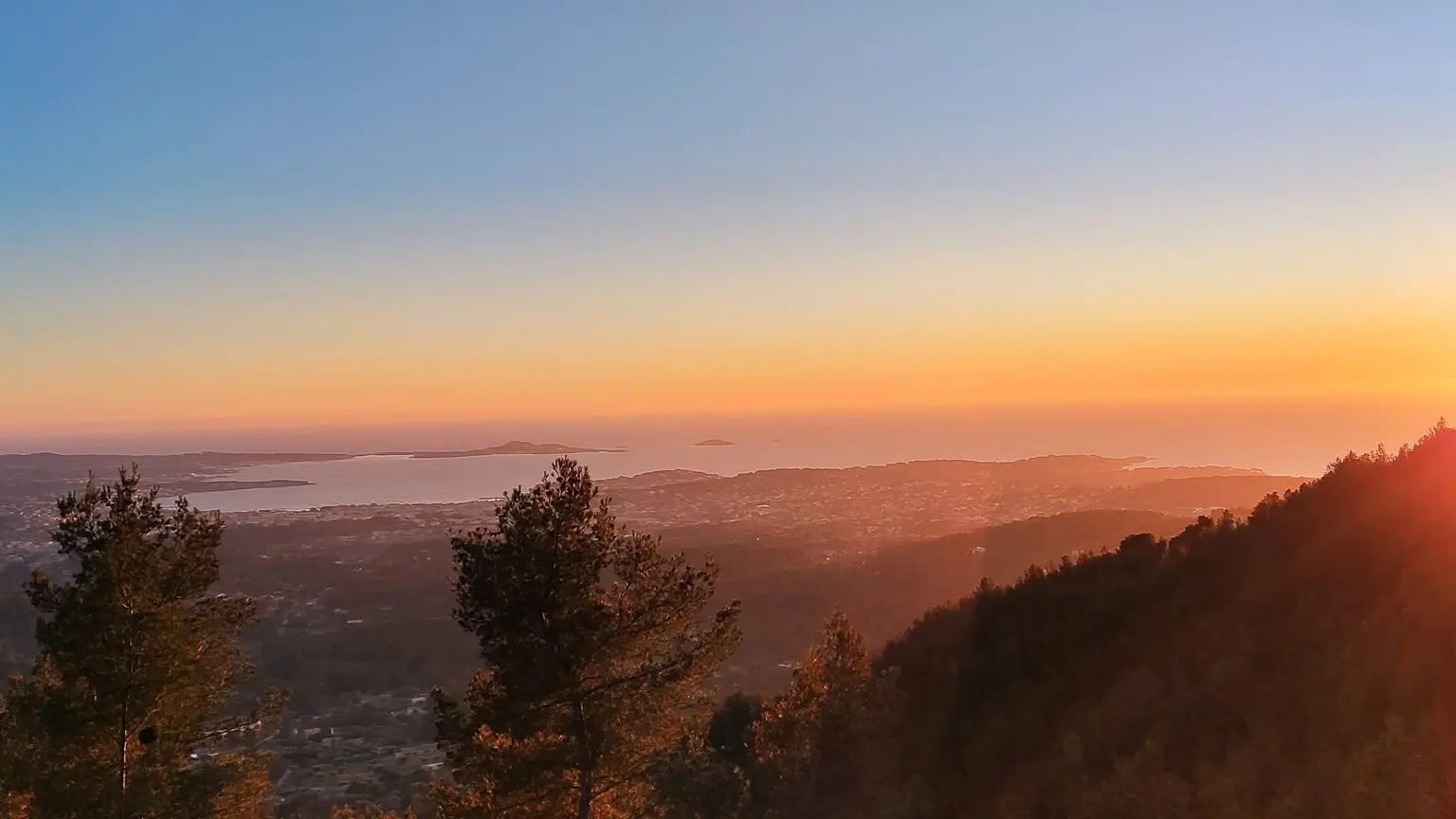 Randonnée sur le sentier des Nerthes dans le Massif du Gros Cerveau_Sanary-sur-Mer