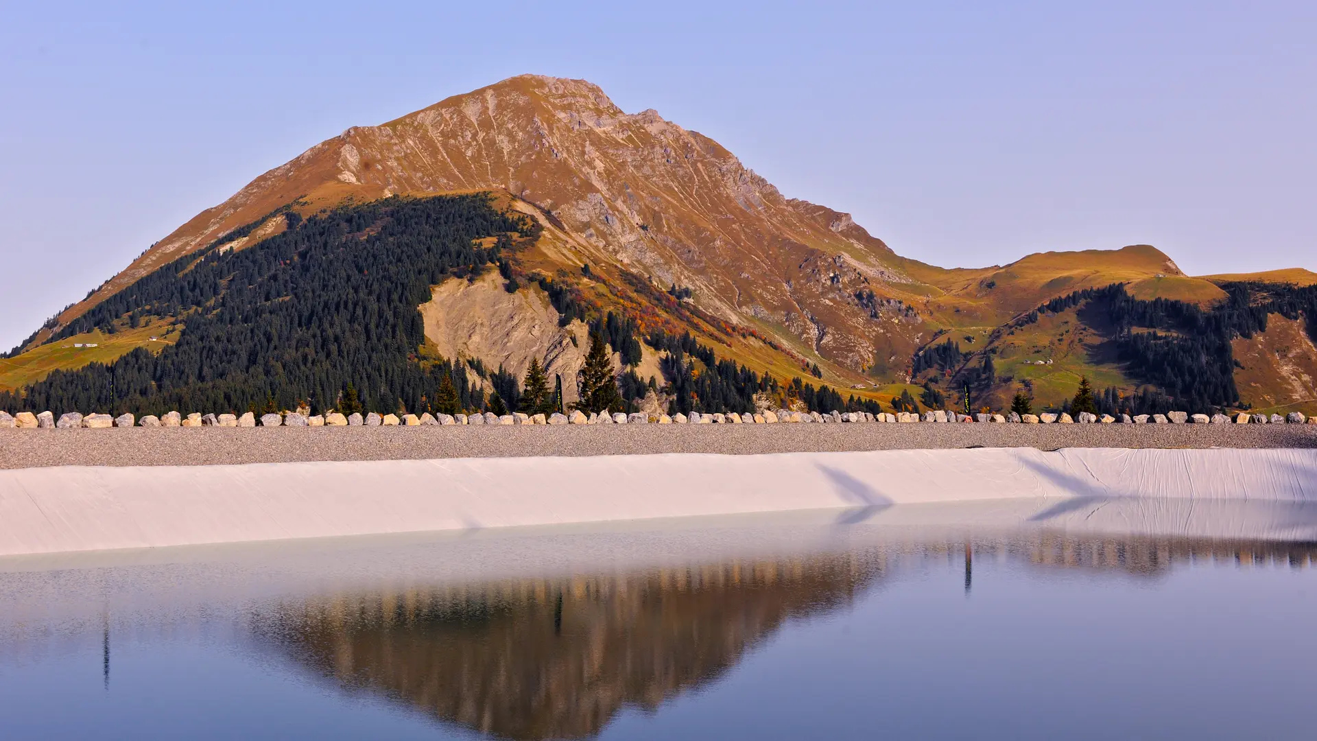Lac des Queysets-Châtel